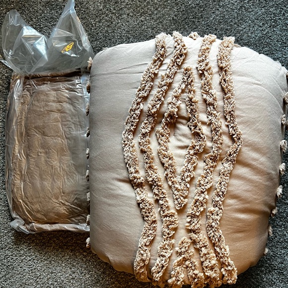 Threshold Bedding King Size Comforter And Sheet Set Muted Peach New